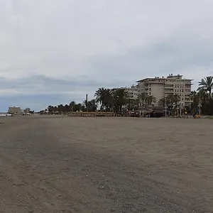 huelin-playa-malaga.hotelsinnerja.org/